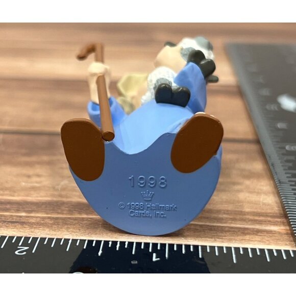 1998 HALLMARK KEEPSAKE ORNAMENT QX6496 WATCHFUL SHEPHERD WITH LAMB - Picture 10 of 11